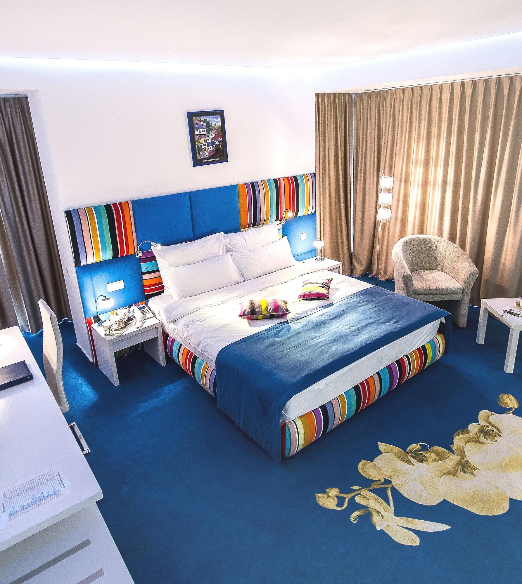 Marshal Garden Hotel Bucureşti Ngoại thất bức ảnh A room at the hotel