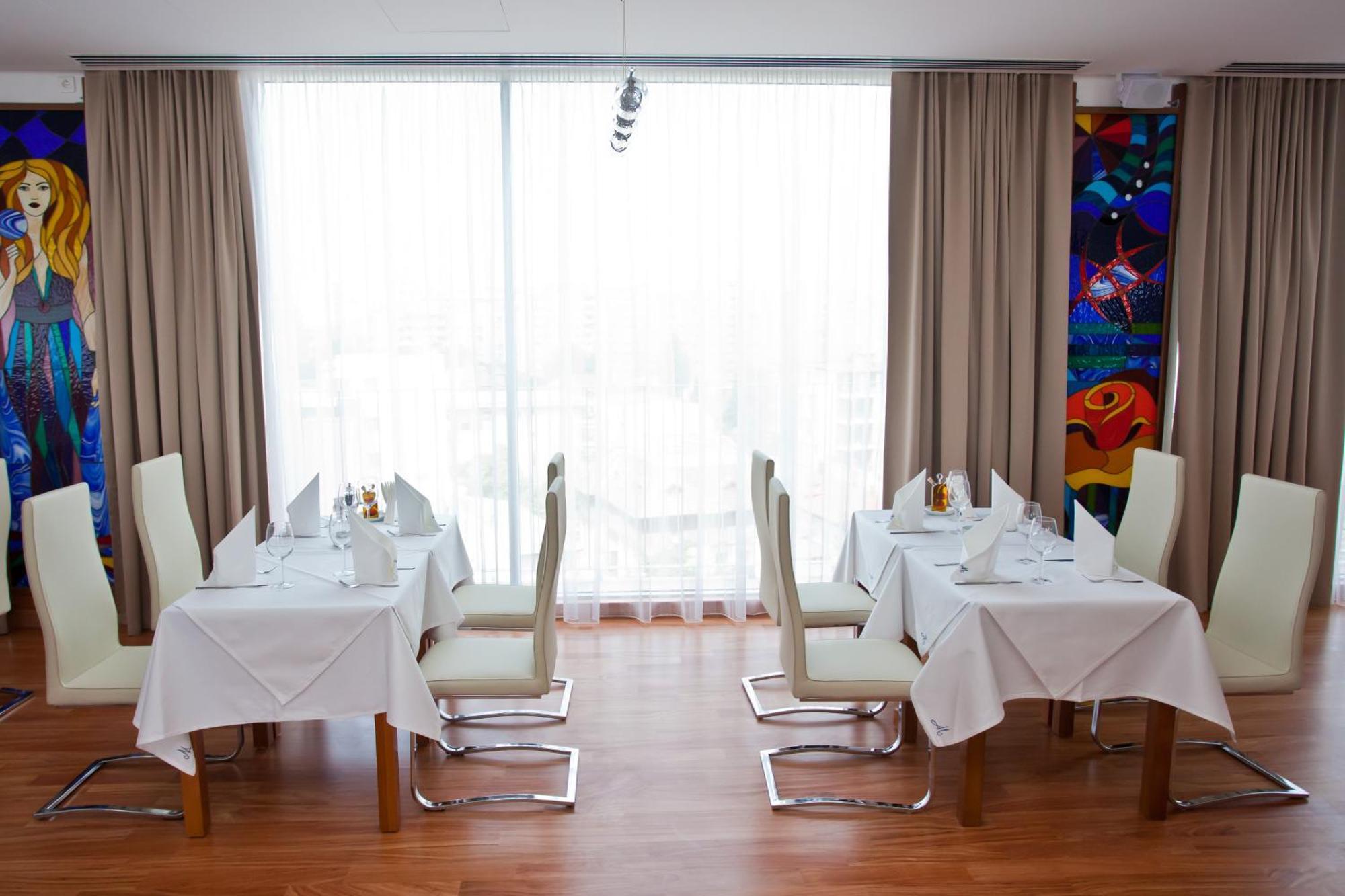 Marshal Garden Hotel Bucureşti Ngoại thất bức ảnh Restaurant