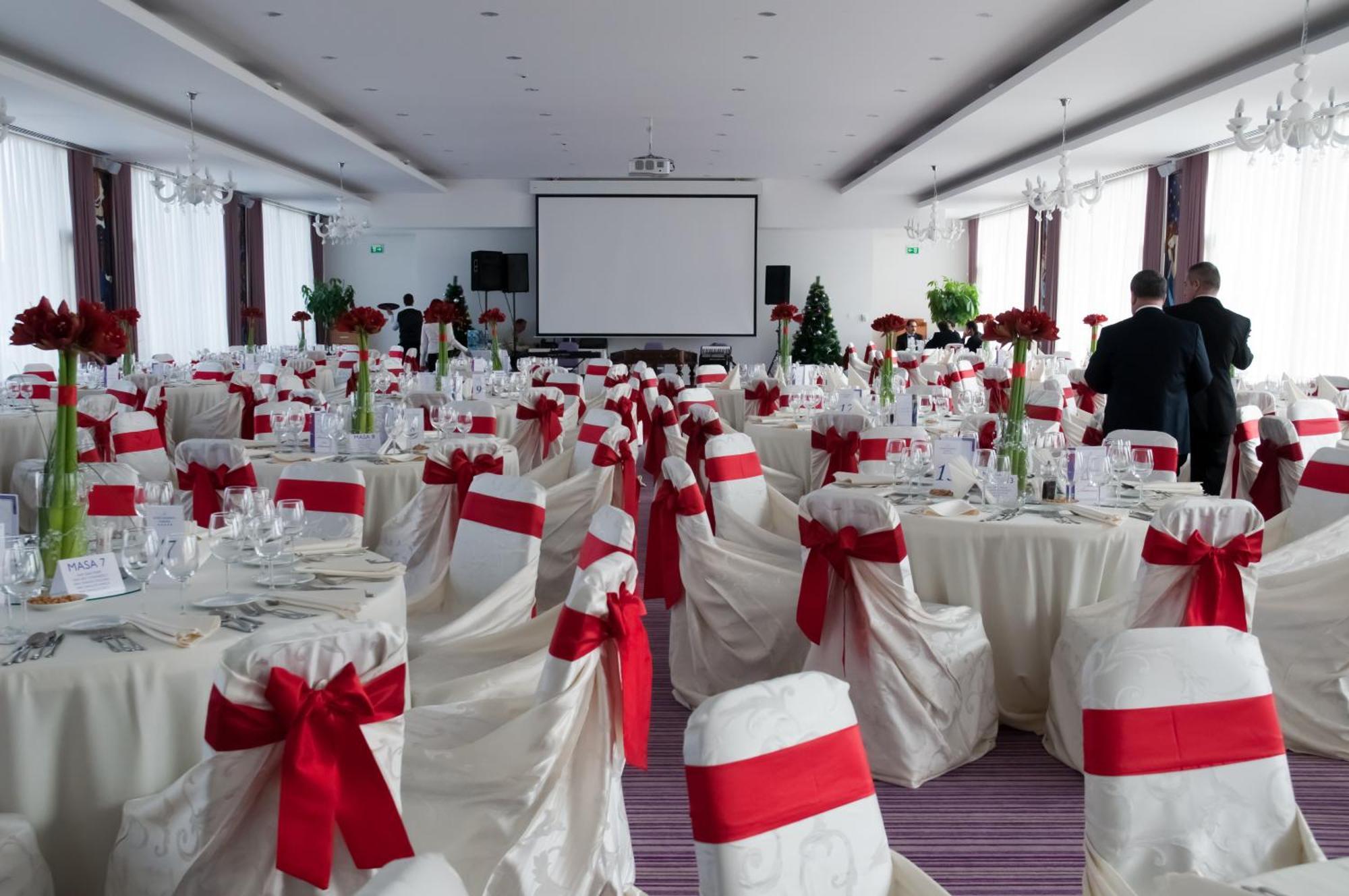 Marshal Garden Hotel Bucureşti Ngoại thất bức ảnh A wedding reception