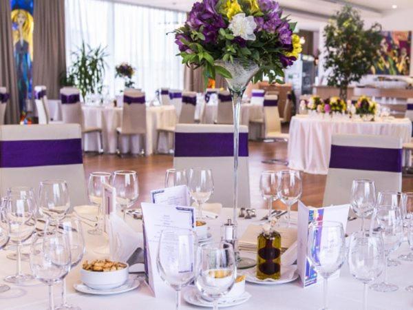 Marshal Garden Hotel Bucureşti Ngoại thất bức ảnh A table set for a wedding reception