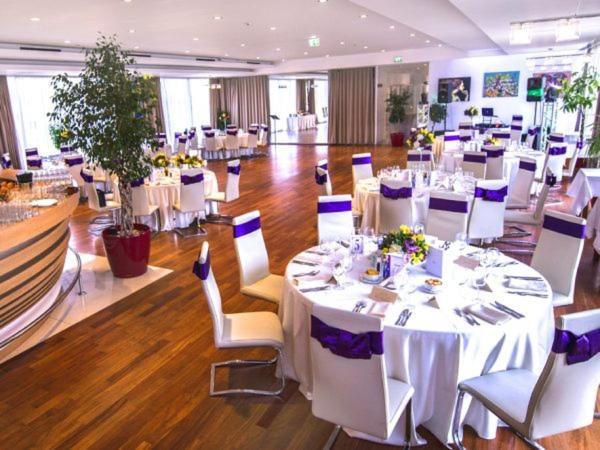 Marshal Garden Hotel Bucureşti Ngoại thất bức ảnh The River Suite