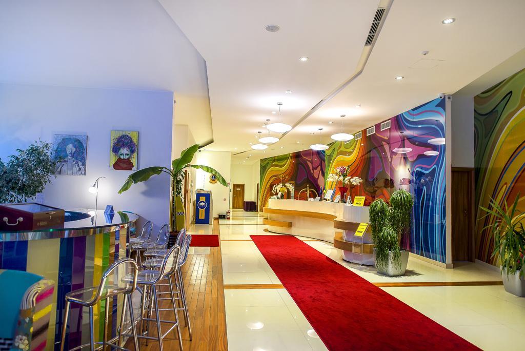 Marshal Garden Hotel Bucureşti Ngoại thất bức ảnh Lobby