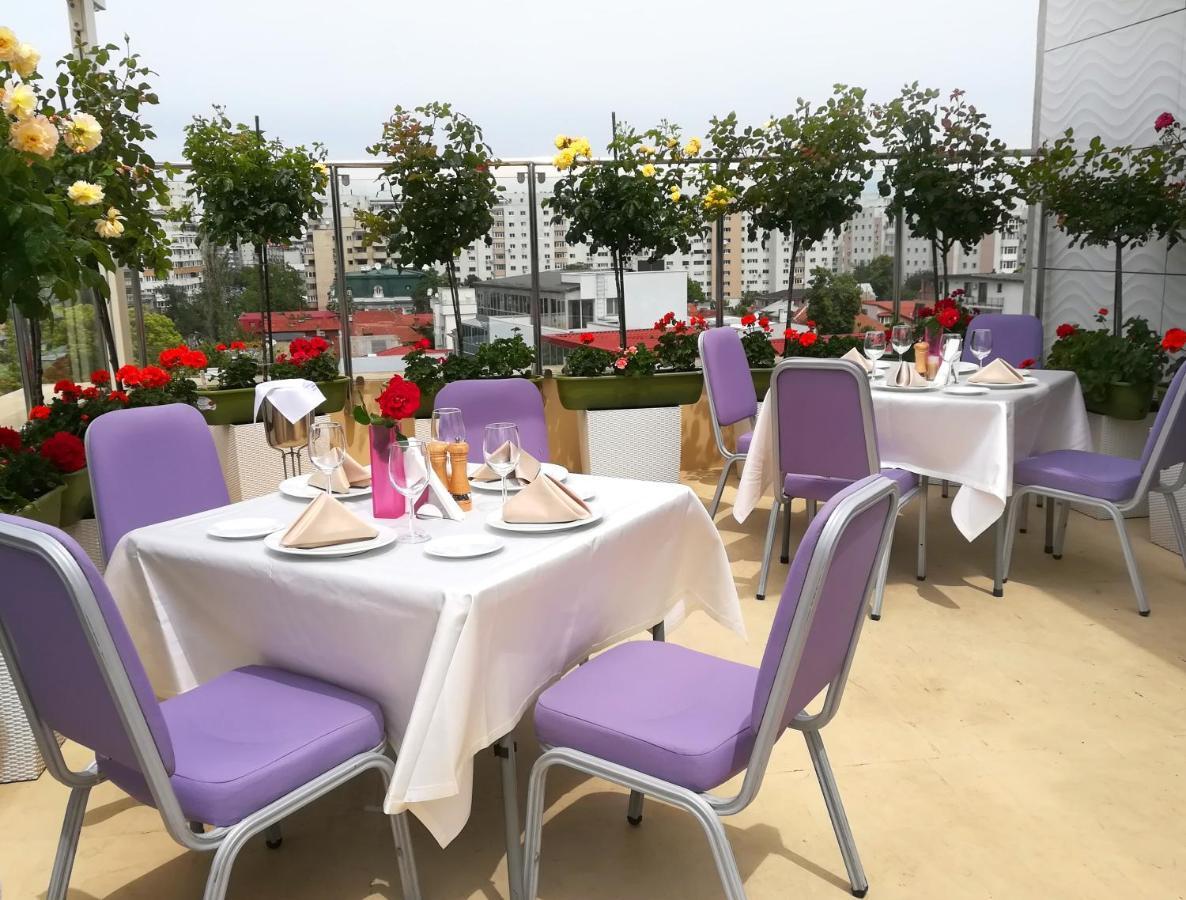 Marshal Garden Hotel Bucureşti Ngoại thất bức ảnh The rooftop garden